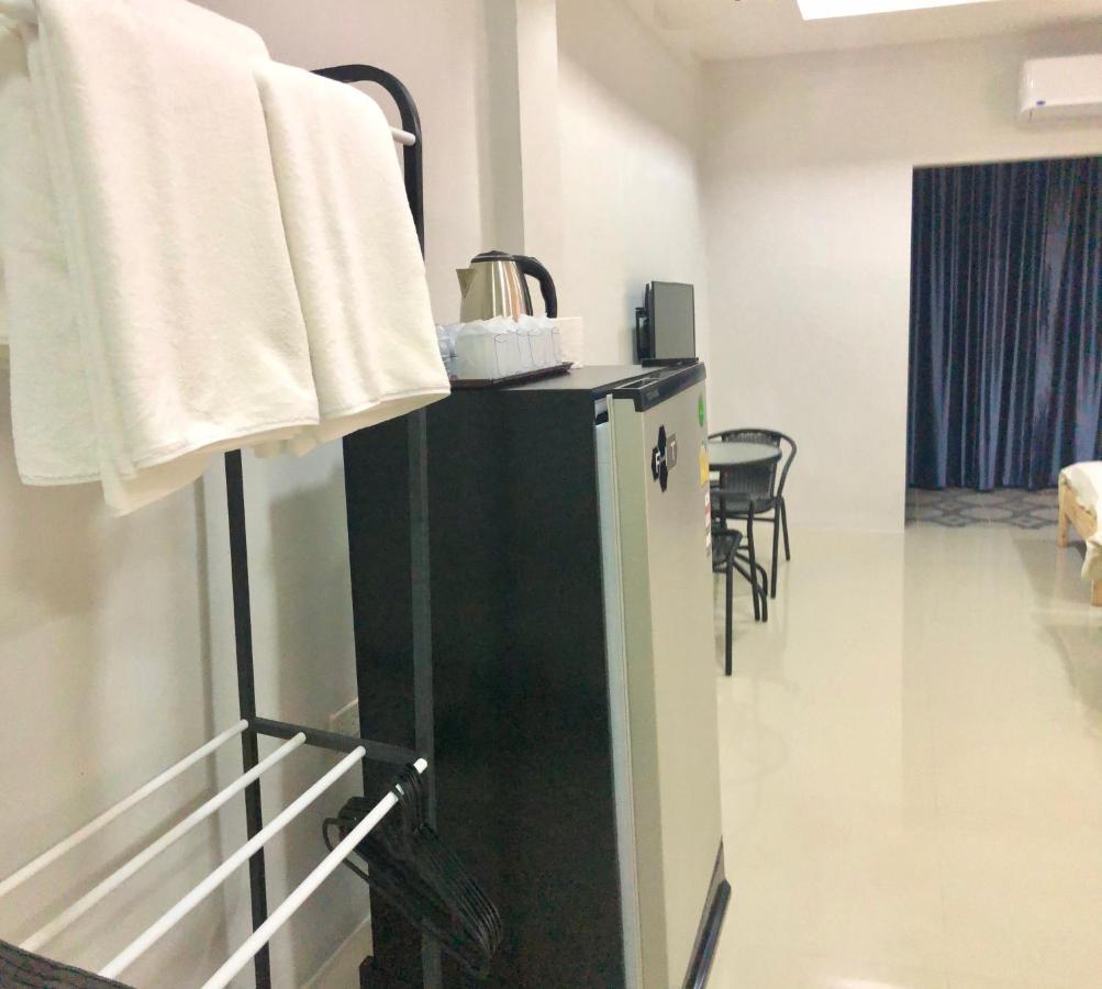 Emma Hotel Бан Пе Екстериор снимка