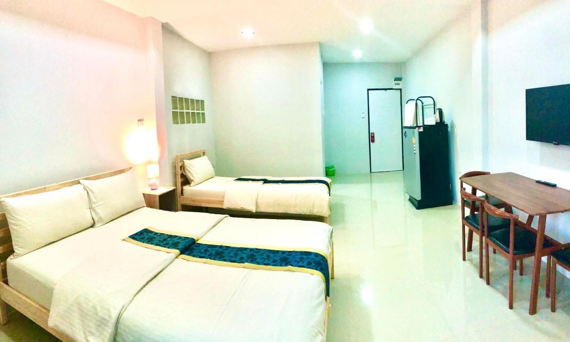 Emma Hotel Бан Пе Екстериор снимка